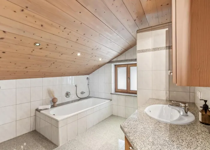 Casa Primavera - Stadtvilla Mitten In Apartmán Miesbach
